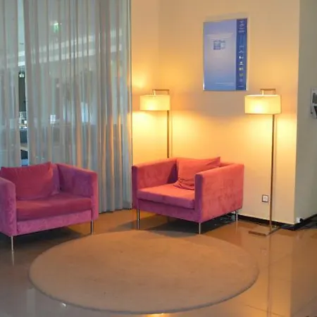 Hotel Express Lisbon Airport By Ihg Portela (Loures)