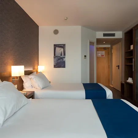 Hotel Express Lisbon Airport By Ihg 3*