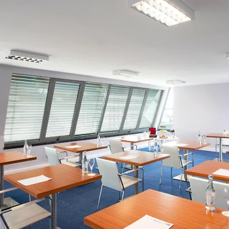 Express Lisbon Airport By Ihg Hotel