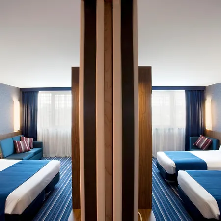 Hotel Express Lisbon Airport By Ihg 3*