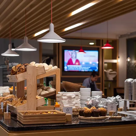 Express Lisbon Airport By Ihg 3*