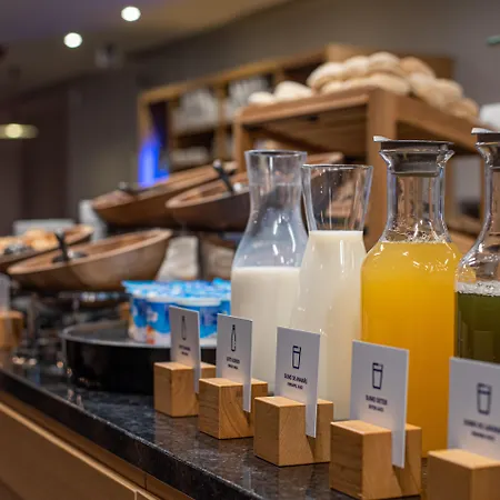 Express Lisbon Airport By Ihg 3*