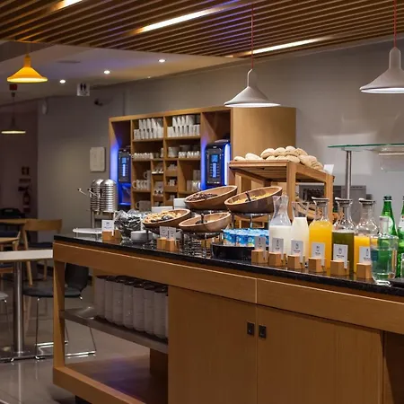 Hotel Express Lisbon Airport By Ihg Portela (Loures)