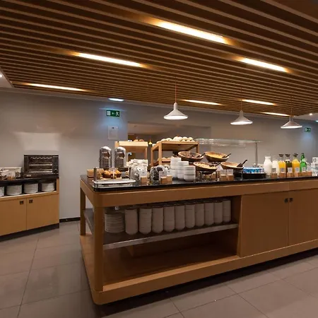 Express Lisbon Airport By Ihg Hotel