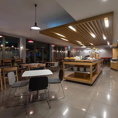Hotel Express Lisbon Airport By Ihg 3*