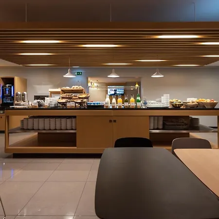 Express Lisbon Airport By Ihg Hotel 3*