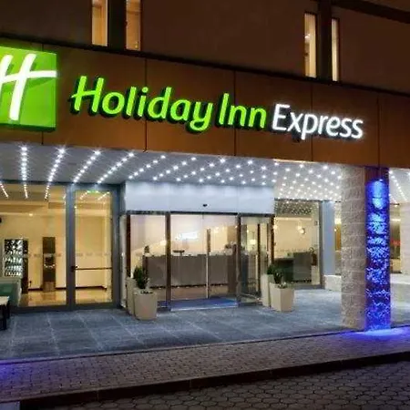 Hotel Express Lisbon Airport By Ihg 3*