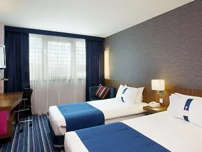 Hotel Express Lisbon Airport By Ihg