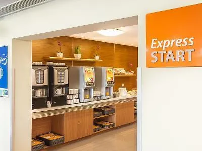 Hotel Express Lisbon Airport By Ihg