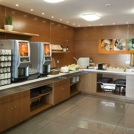 Hotel Express Lisbon Airport By Ihg